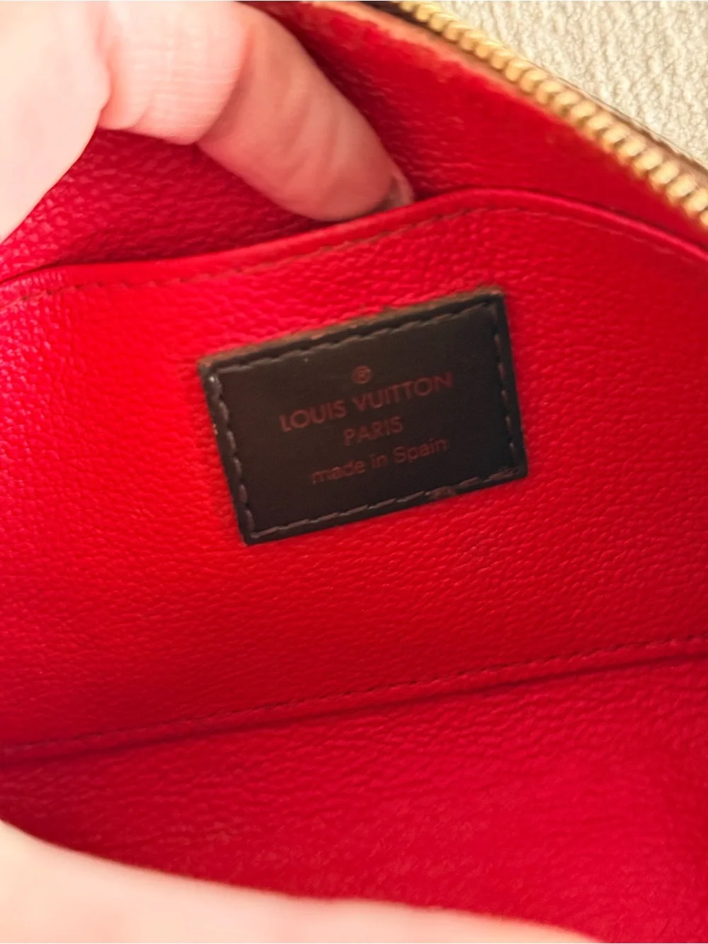 Louis Vuitton compact lv